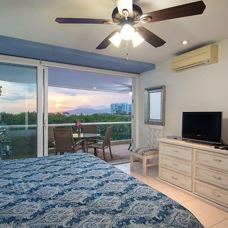 Breathtaking Villa Magna Beachfront Condo, 3 Bedrooms Sleeps 6 นวยโวบาญาร์ตา ภายนอก รูปภาพ