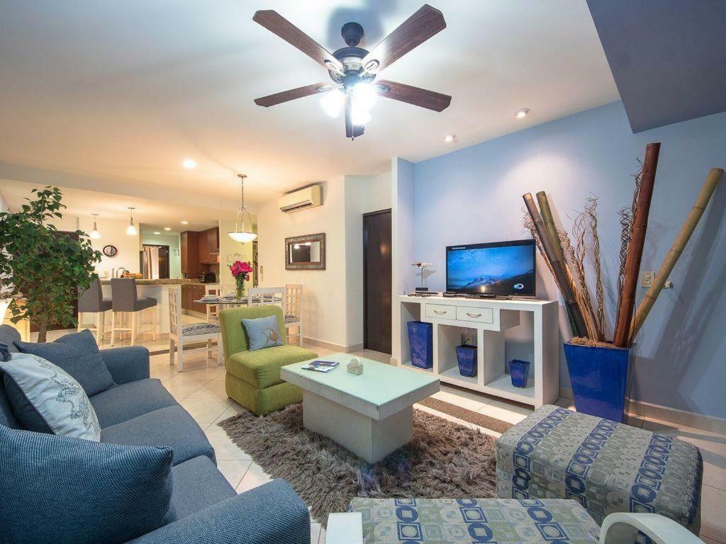 Breathtaking Villa Magna Beachfront Condo, 3 Bedrooms Sleeps 6 นวยโวบาญาร์ตา ภายนอก รูปภาพ